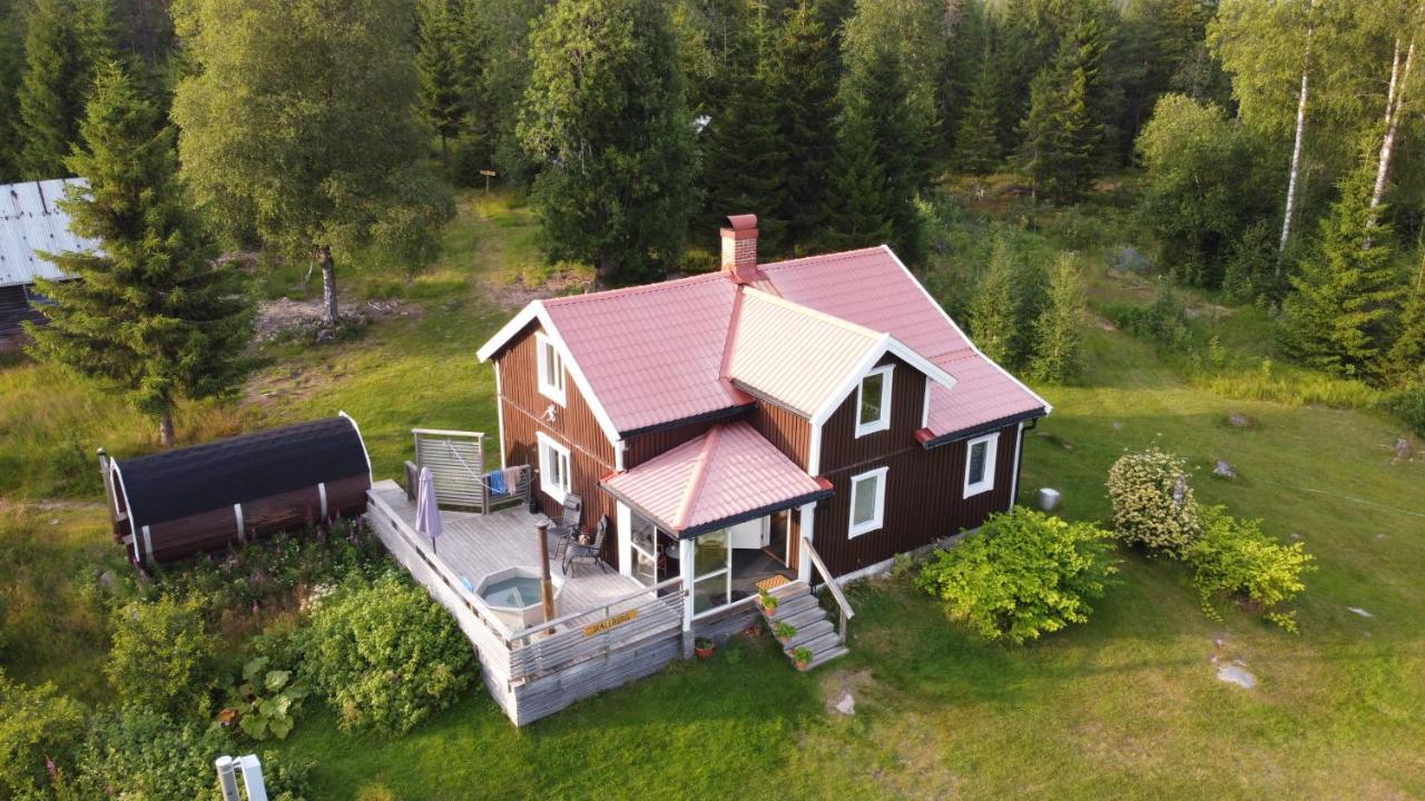 Cozy Forest Cabin With Amazing Mountain View Торсби Екстериор снимка